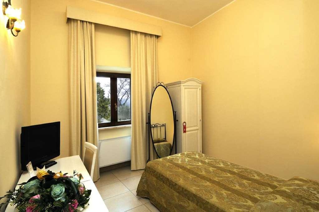 Hotel Villa Fiorita Giulianova Room photo