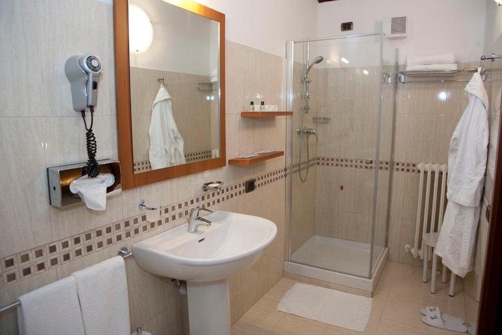 Hotel Villa Fiorita Giulianova Room photo